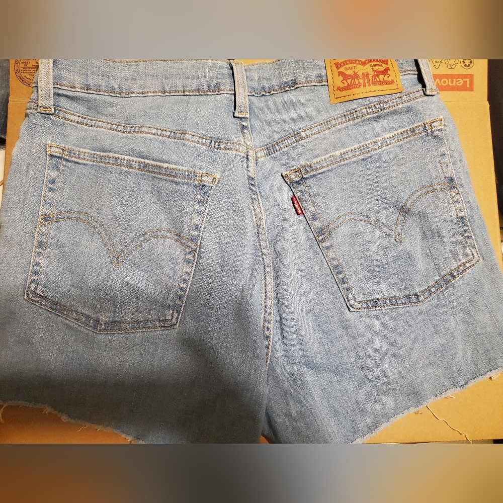 Levi's 501 0riginal Fit High Rise Jean Shorts- Womens Size 30 - New - Picture 5 of 5